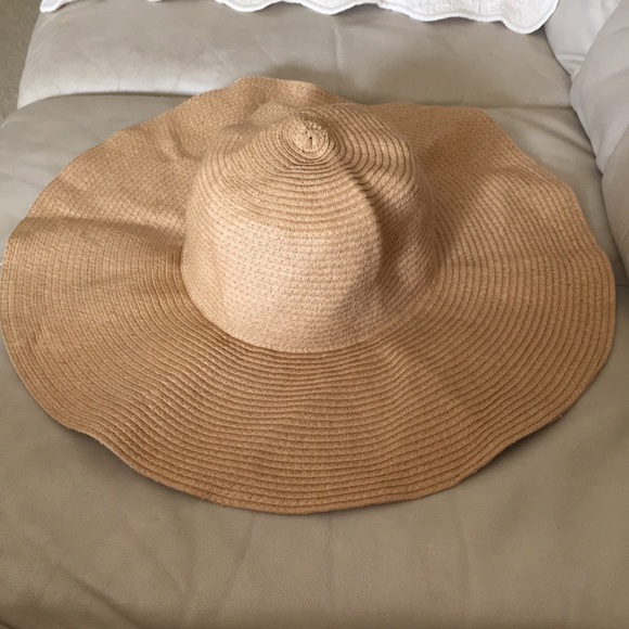 Old Navy Floppy Straw Paper 